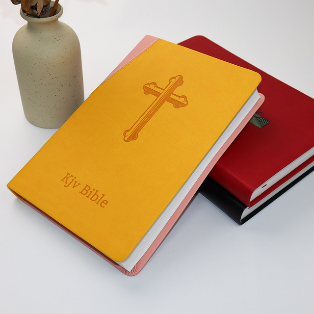 2024 Newest Design Customized High Quality Embossing Soft PU Leather Cover Nasb New Testament Large Print